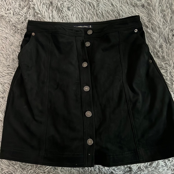 Abercrombie & Fitch Dresses & Skirts - Abercrombie and fitch black button down skirt size medium